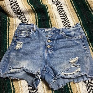 they’re great for summer i used them one time for pictures, no stains.